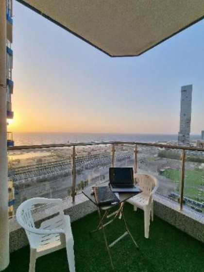 Apartment overlooking the sea and the FormulaTower - image 4