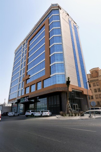 Weekend Hotel Sari - image 1