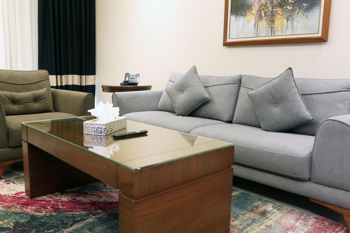 Weekend Hotel Sari - image 4
