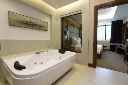 Weekend Hotel Sari - image 5