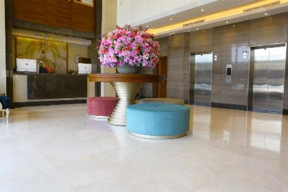 Weekend Hotel Sari - image 7