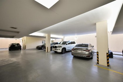 Luxury apartment Rentals - image 20