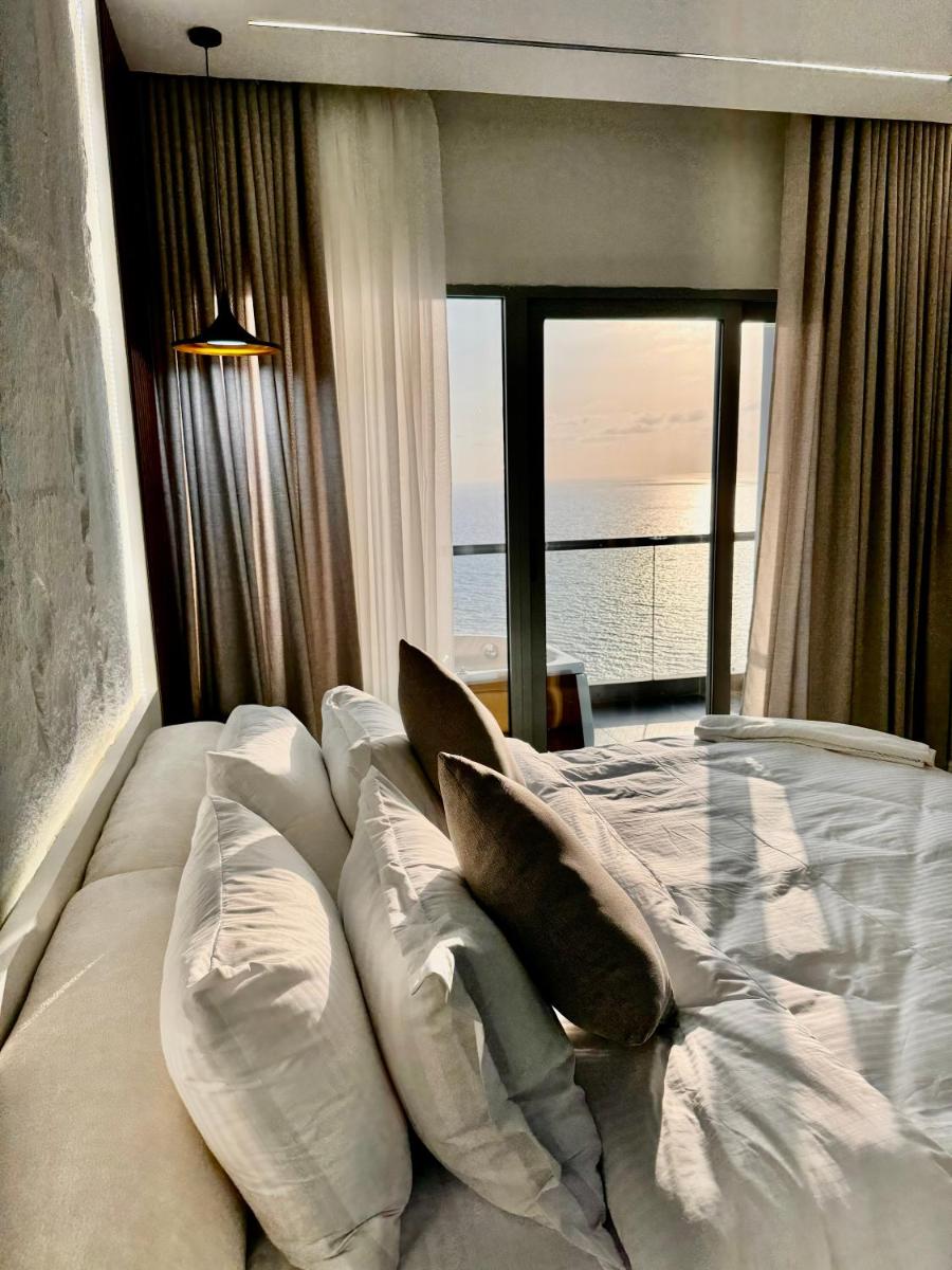 Damac Apartment شقة مع جاكوزي بإطلالة بحرية - main image
