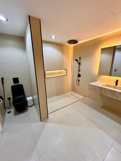 Damac Apartment شقة مع جاكوزي بإطلالة بحرية - image 3