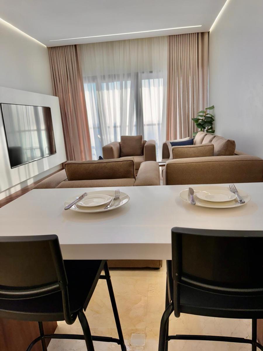 Damac Apartment شقة مع جاكوزي بإطلالة بحرية - image 4
