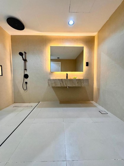 Damac Apartment شقة مع جاكوزي بإطلالة بحرية - image 7