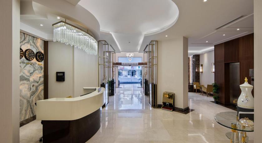 Gladiolus Hotel - image 3