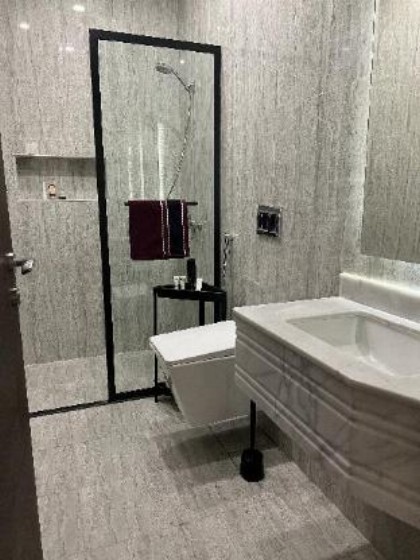 A quiet self-entry apartment - image 11