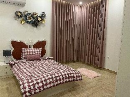 A quiet self-entry apartment - image 12