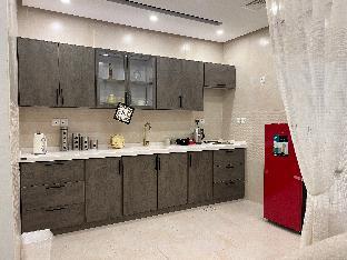 A quiet self-entry apartment - image 5
