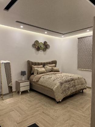 A quiet self-entry apartment - image 6