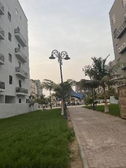 A quiet self-entry apartment - image 8