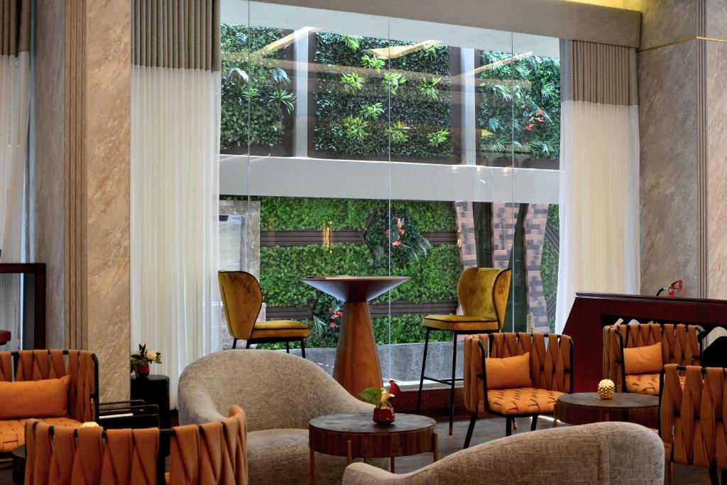 Redwaves Hotel - image 6