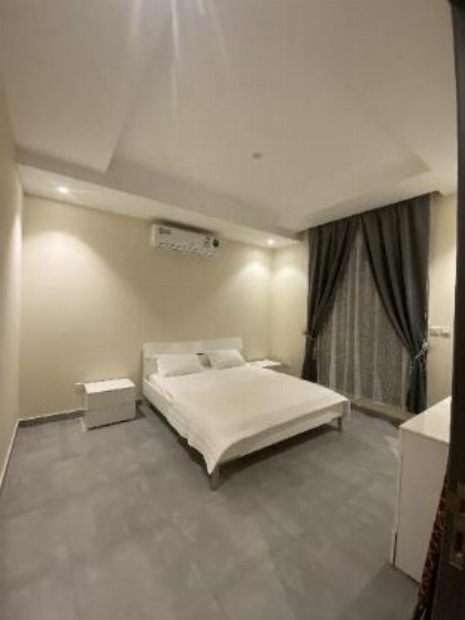 Modern & Cozy 2 Bedroom + Private Roof! - image 1
