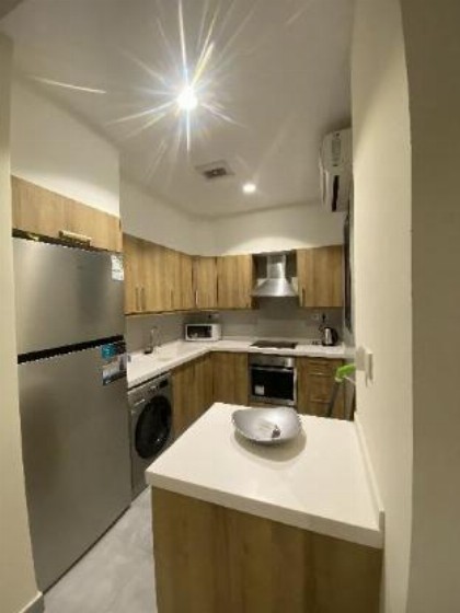 Modern & Cozy 2 Bedroom + Private Roof! - image 5