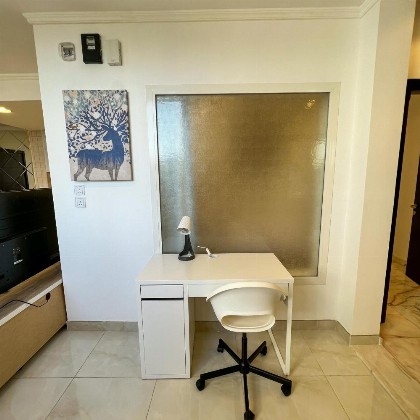 Urban Luxury Apartment - image 11