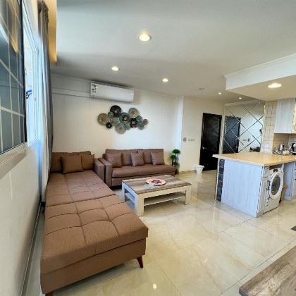 Urban Luxury Apartment - image 16