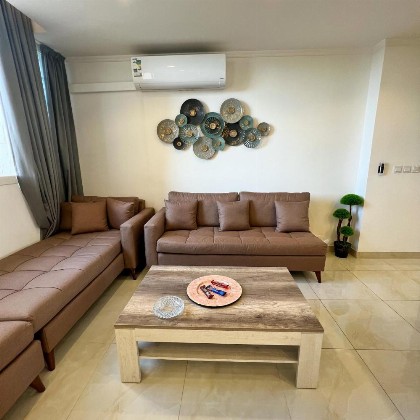 Urban Luxury Apartment - image 19