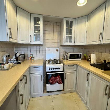 Urban Luxury Apartment - image 20