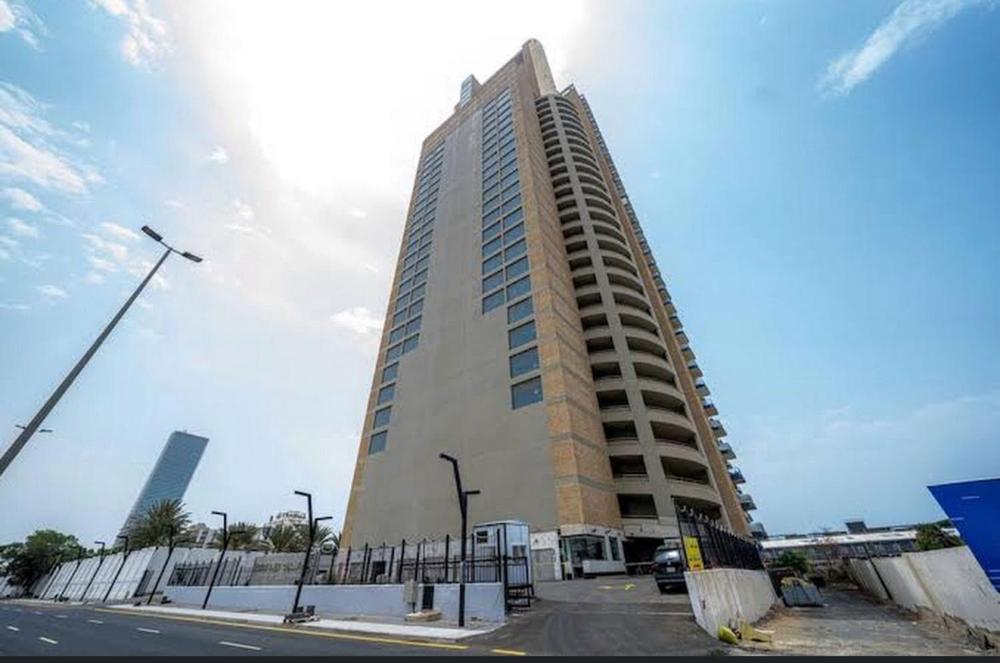 Urban Luxury Apartment - image 6