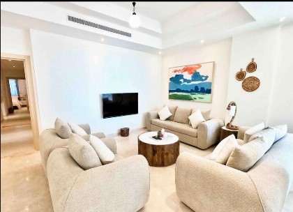 Chic/Elegant 4 Bedrooms… - image 2