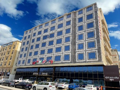 Sparrow Apartments Hotel - image 1
