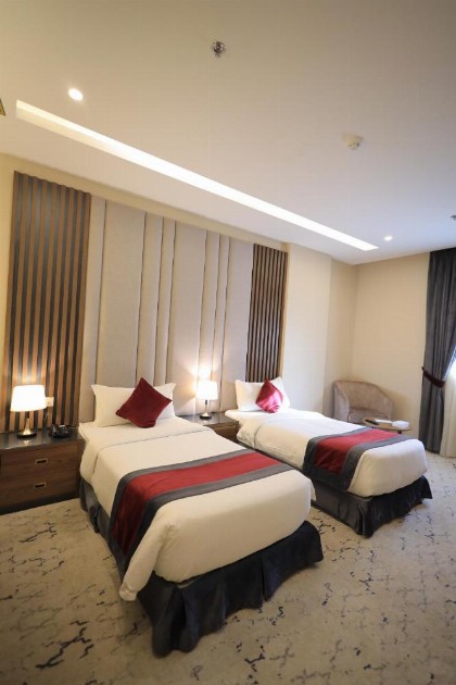 Red Fall Hotel - image 20