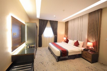 Red Fall Hotel - image 6