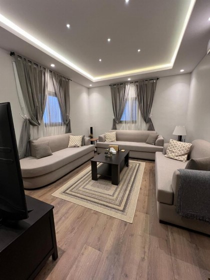 شقة فندقية فاخرة بحي الروضة - image 1