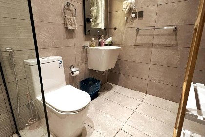 شقة فندقية فاخرة بحي الروضة - image 3