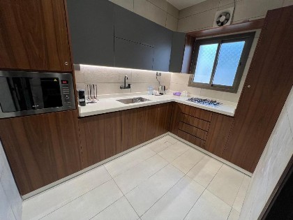 شقة فندقية فاخرة بحي الروضة - image 9