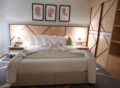 Renee Suites - image 4