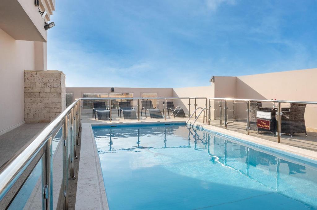 Seasons Park Hotel - image 3