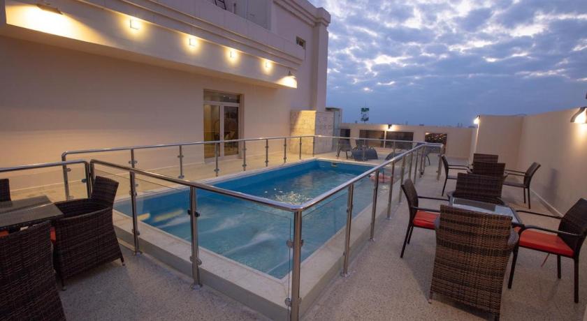Seasons Park Hotel - image 7