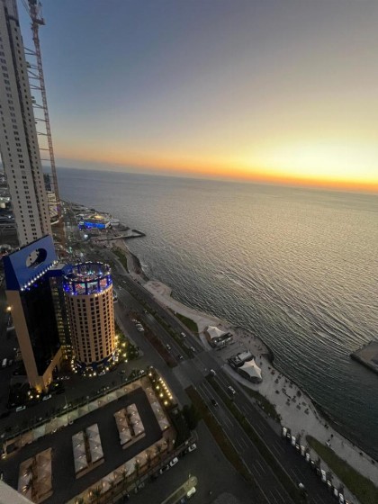 شقة باأطلالة بحرية برج الجوهره داماك Damac AlJawharah Tower - image 14