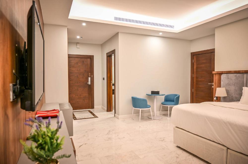 sas blue suites - image 4