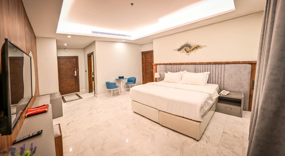 sas blue suites - image 7