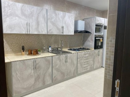 شقة جديدة مجهزه بالكامل - image 9