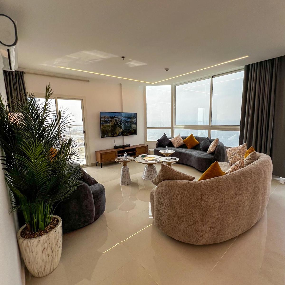 Sky-high Villa فيلا عنان السماء - main image