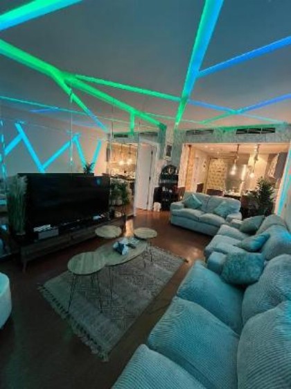 Damac tower apartment - image 6