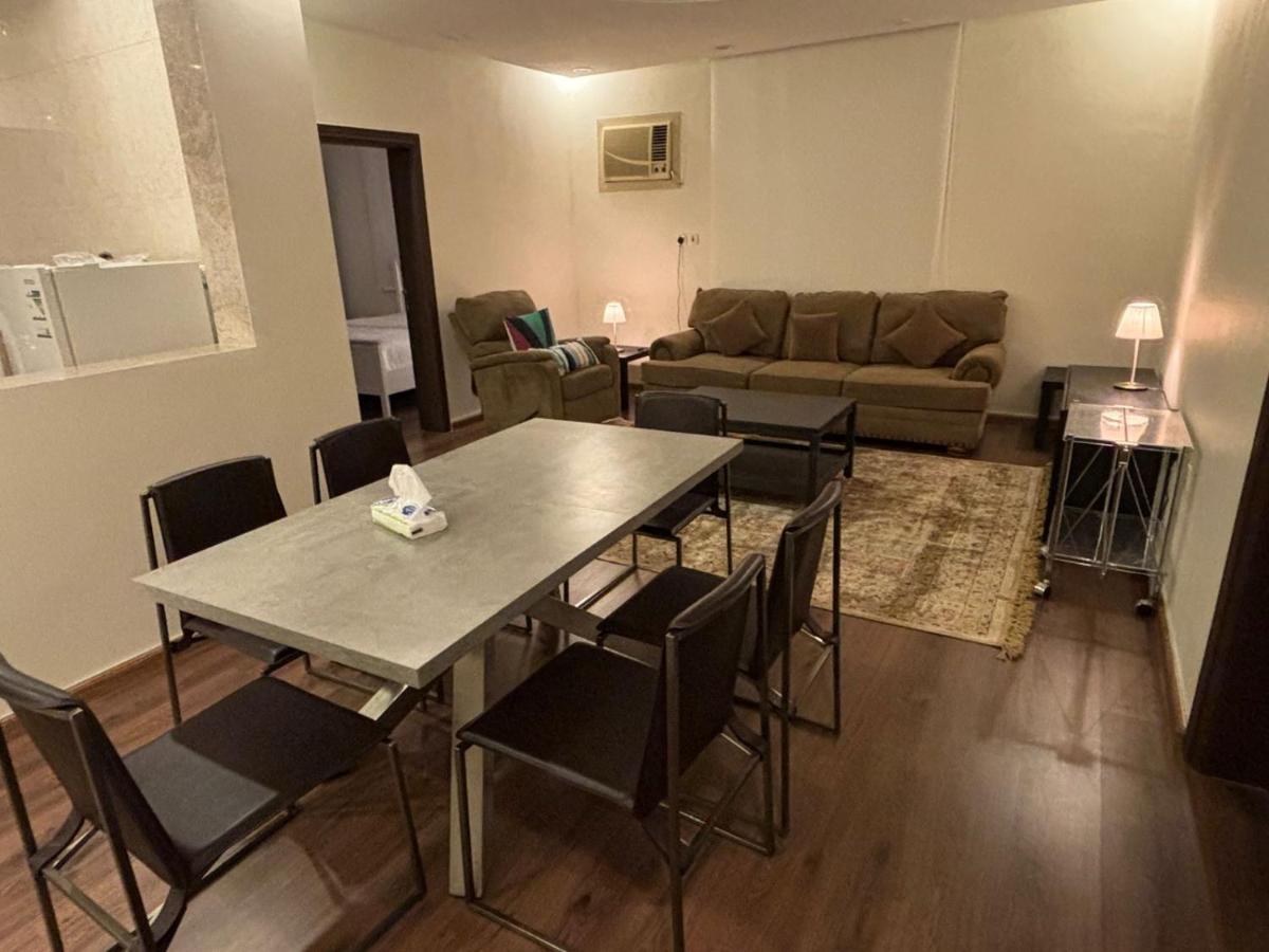 Furnished apartment near airport - image 4