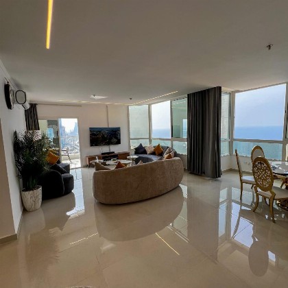 Sky-high Villa فيلا عنان السماء - image 19