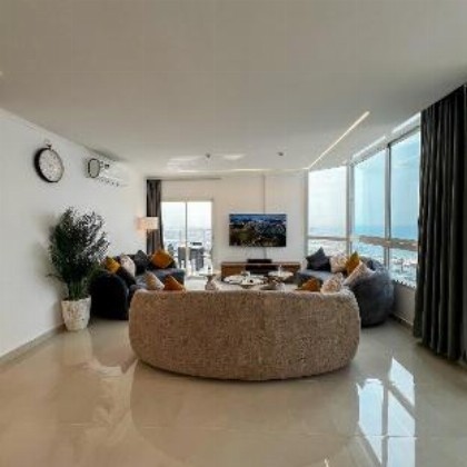 Sky-high Villa فيلا عنان السماء - image 4