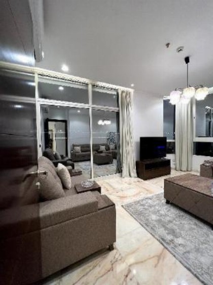 Luxurious Apartment Sea View شقة فارهة على البحر - image 13