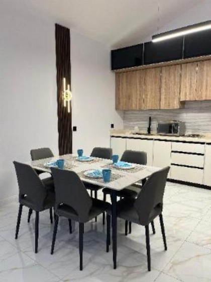 Wonderful residence with complete privacy - image 3