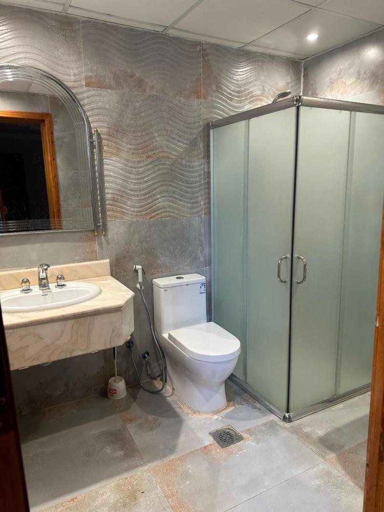 Luxury Apartment - image 5