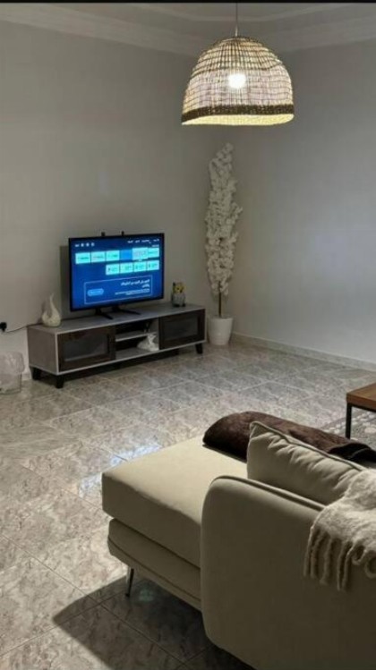 شقة بصالة جلوس وغرفة نوم - image 6