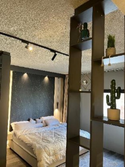 استوديو بتصميم فندقي حي السلامة - image 3