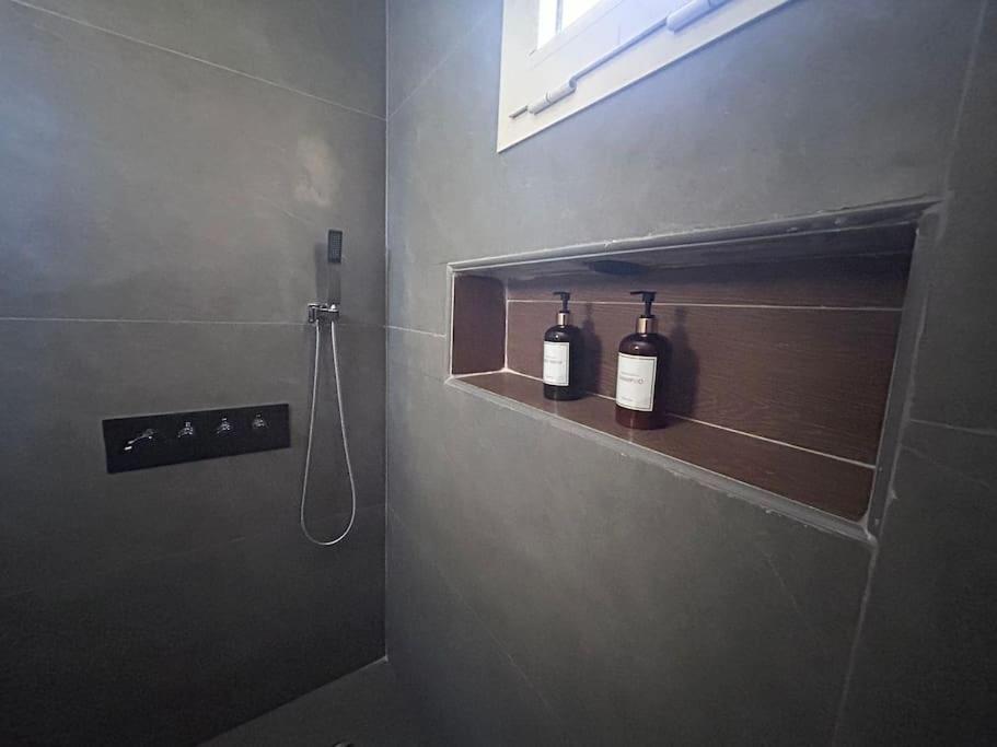 Stylish Apartment Prime Location - image 2