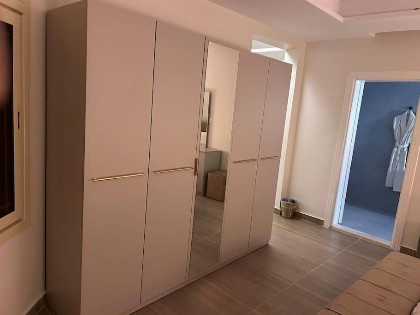 Stylish Apartment Prime Location - image 6